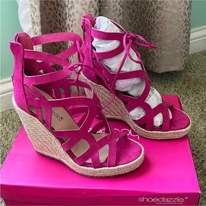 Pink wedges